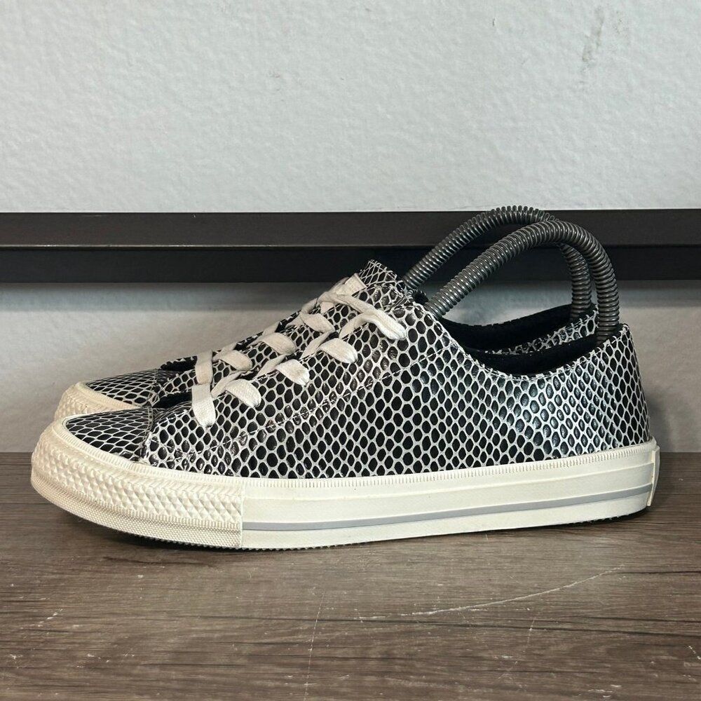 Converse Chuck Taylor All-Star Low Top Women's Shoes Size 6.5 Black/White